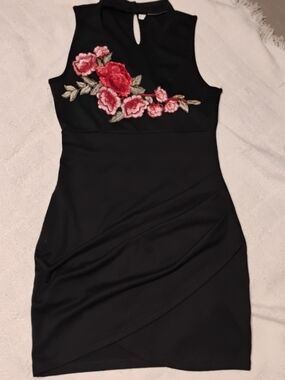 Sleeveless Black Mini Dress with Red Rose Embroidery